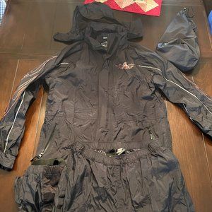 HARLEY DAVIDSON GENUINE MOTOR CLOTHES RAIN GEAR 2PC SUIT (SMALL)- JACKET, PANTS,